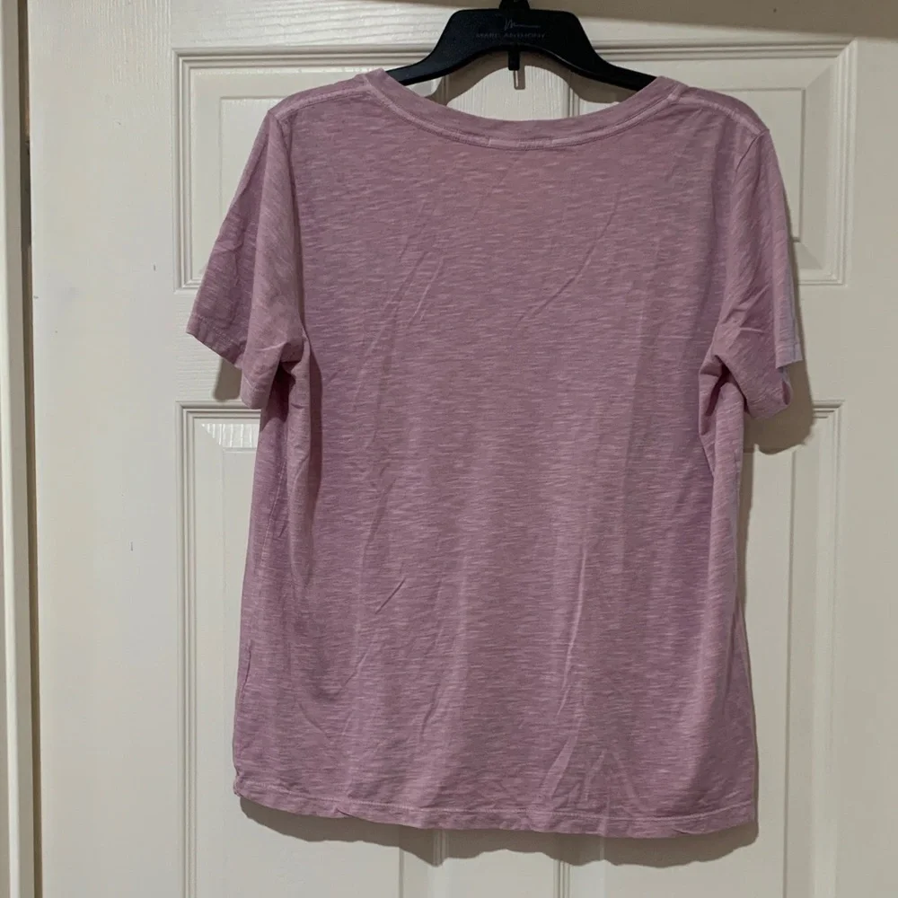 Madewell Short Sleeve V-Neck in Soft Purple - Picture 3 of 3